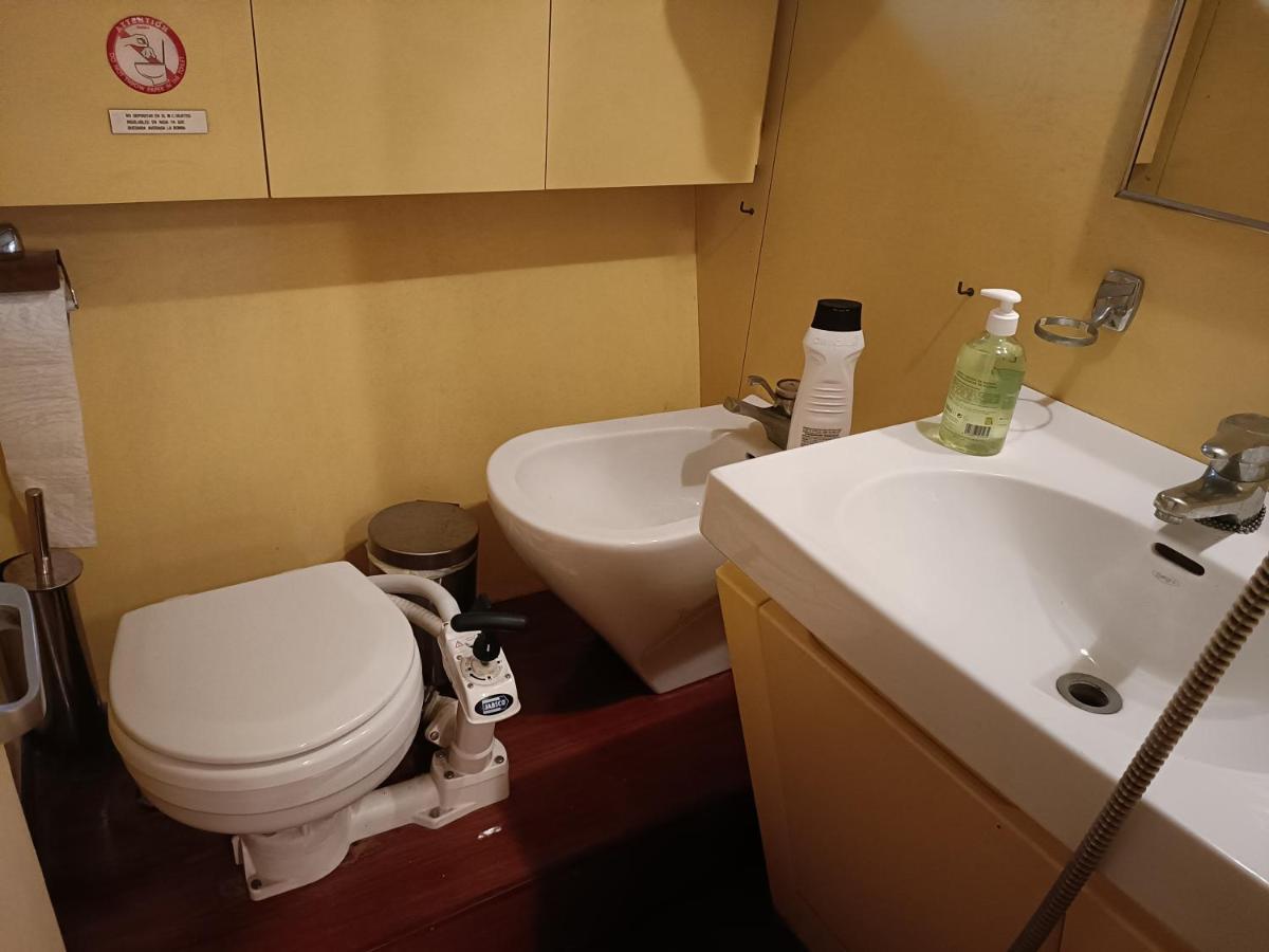 Noche Insolita En Yate De 16M A 2 Minutos De La Playa Valencia Ngoại thất bức ảnh